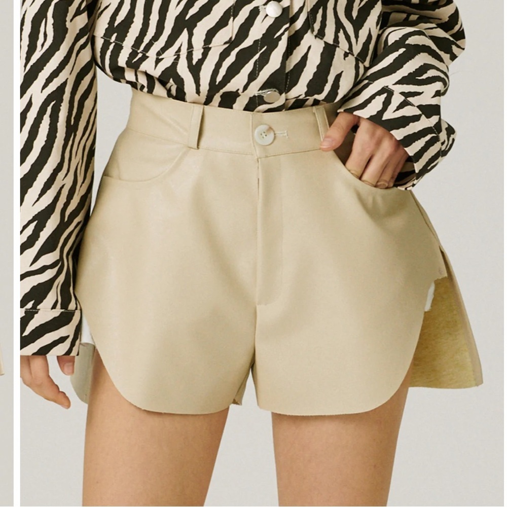 STORETS SHORTS